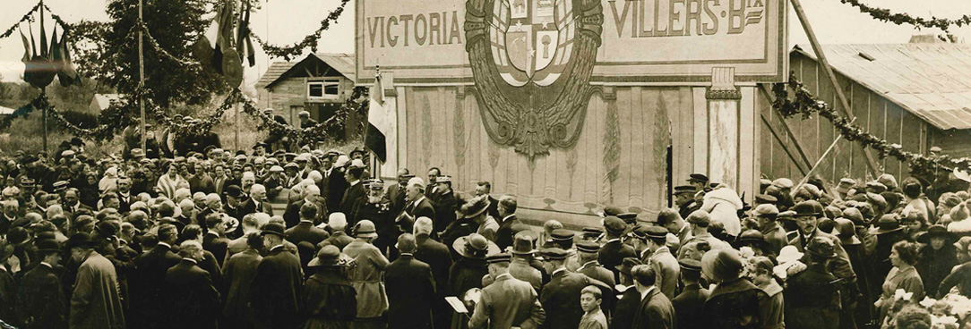 Sepia toned photograph depicting the laying of the foundation stone at Villers-Bretonneux on 16th June 1923.