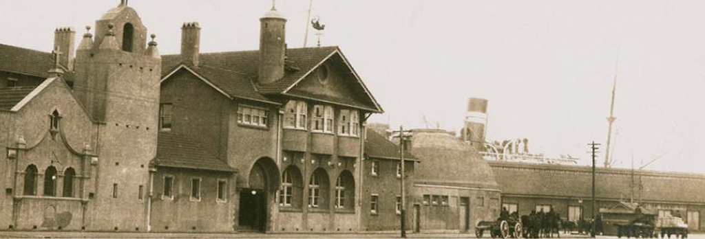 Detail of an image of the Melbourne Central Institute, c. 1920. PROV, VPRS 8357/P0001/63, Photograph [108], Postcard of the Victorian Missions to Seamen, Melbourne Victoria, undated.