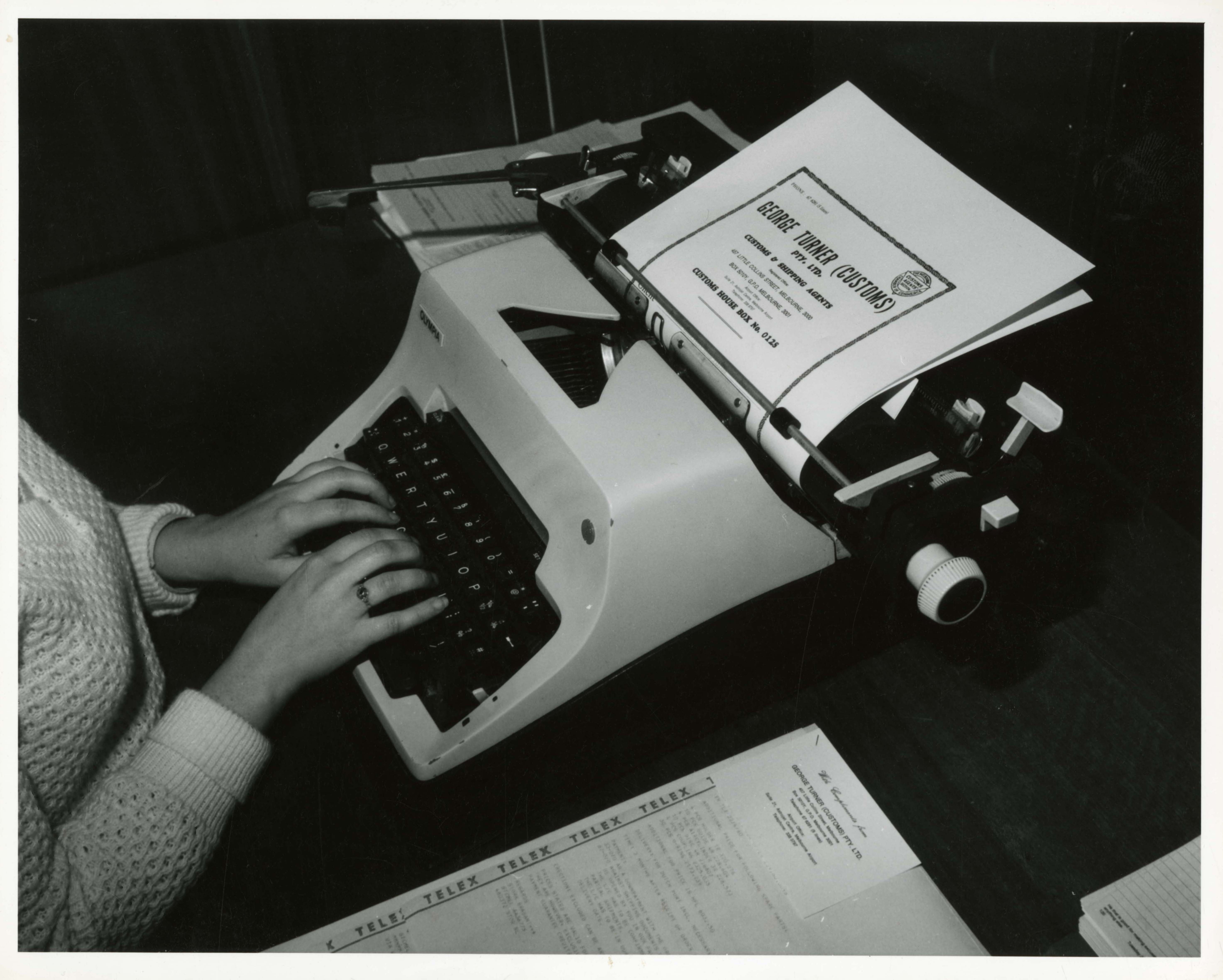 black and white photo of a typewriter