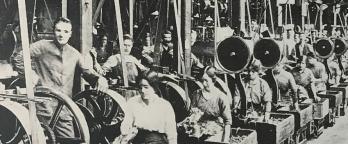 women working in a factory 1917
